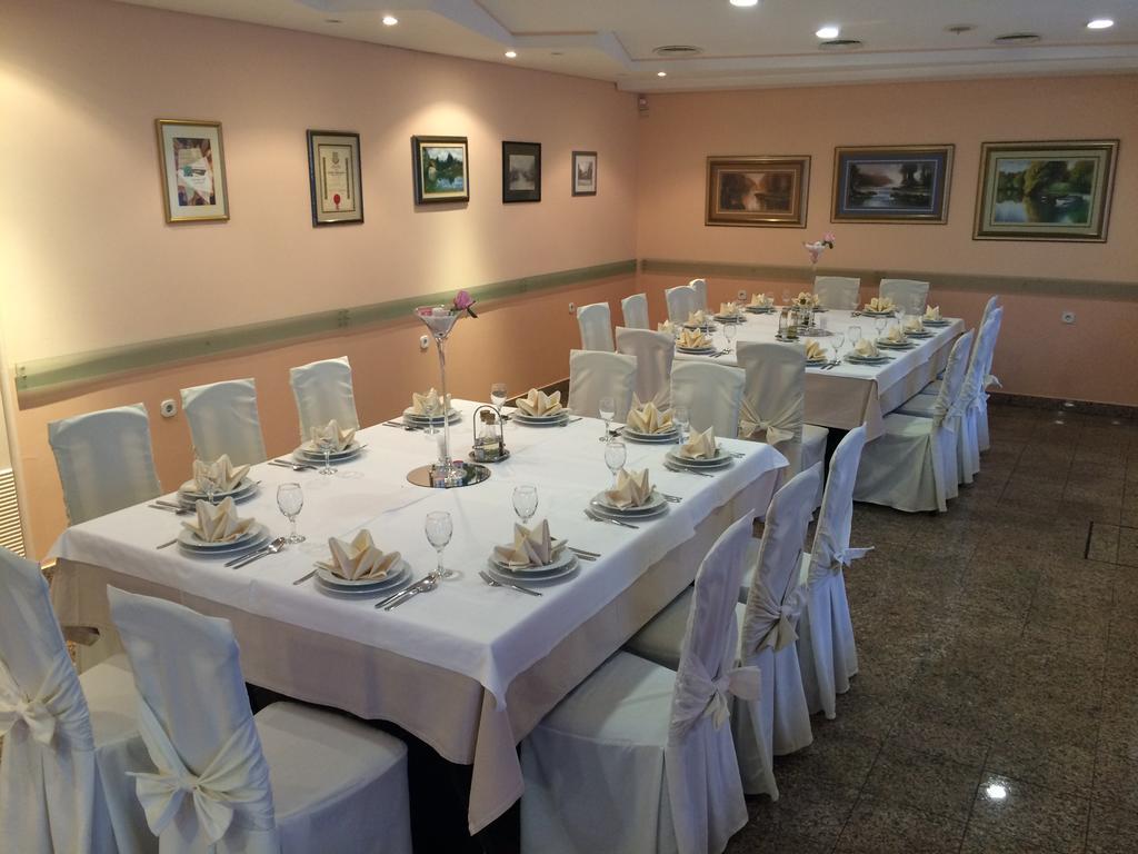 Bed And Breakfast Restaurant Dp Donji Zvecaj Экстерьер фото