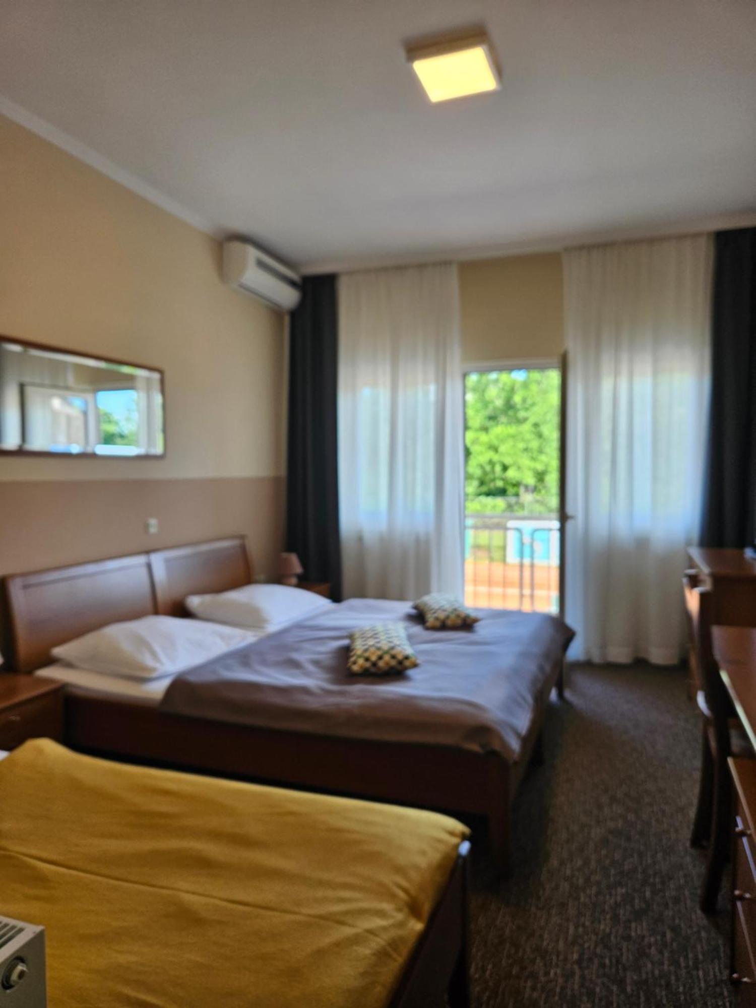Bed And Breakfast Restaurant Dp Donji Zvecaj Номер фото