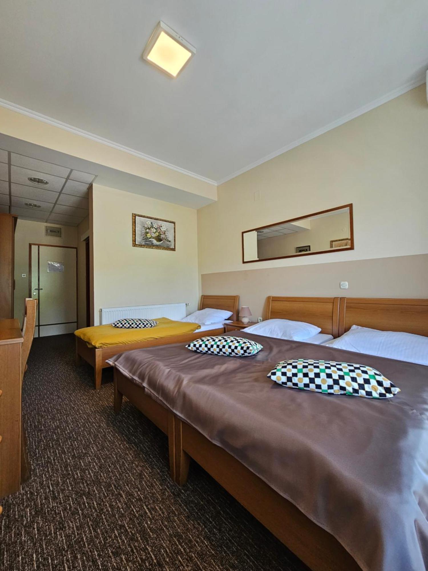 Bed And Breakfast Restaurant Dp Donji Zvecaj Экстерьер фото