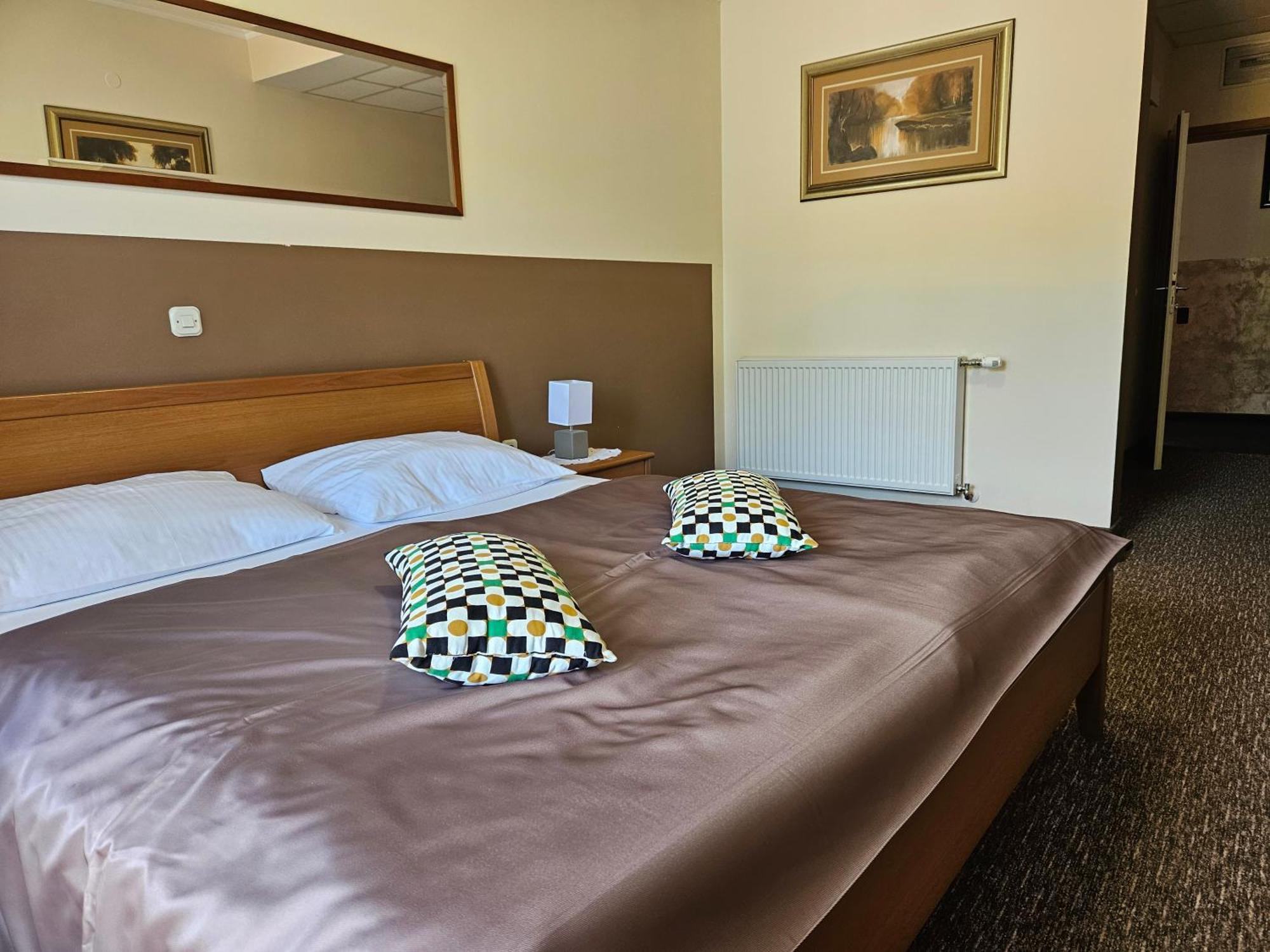 Bed And Breakfast Restaurant Dp Donji Zvecaj Экстерьер фото