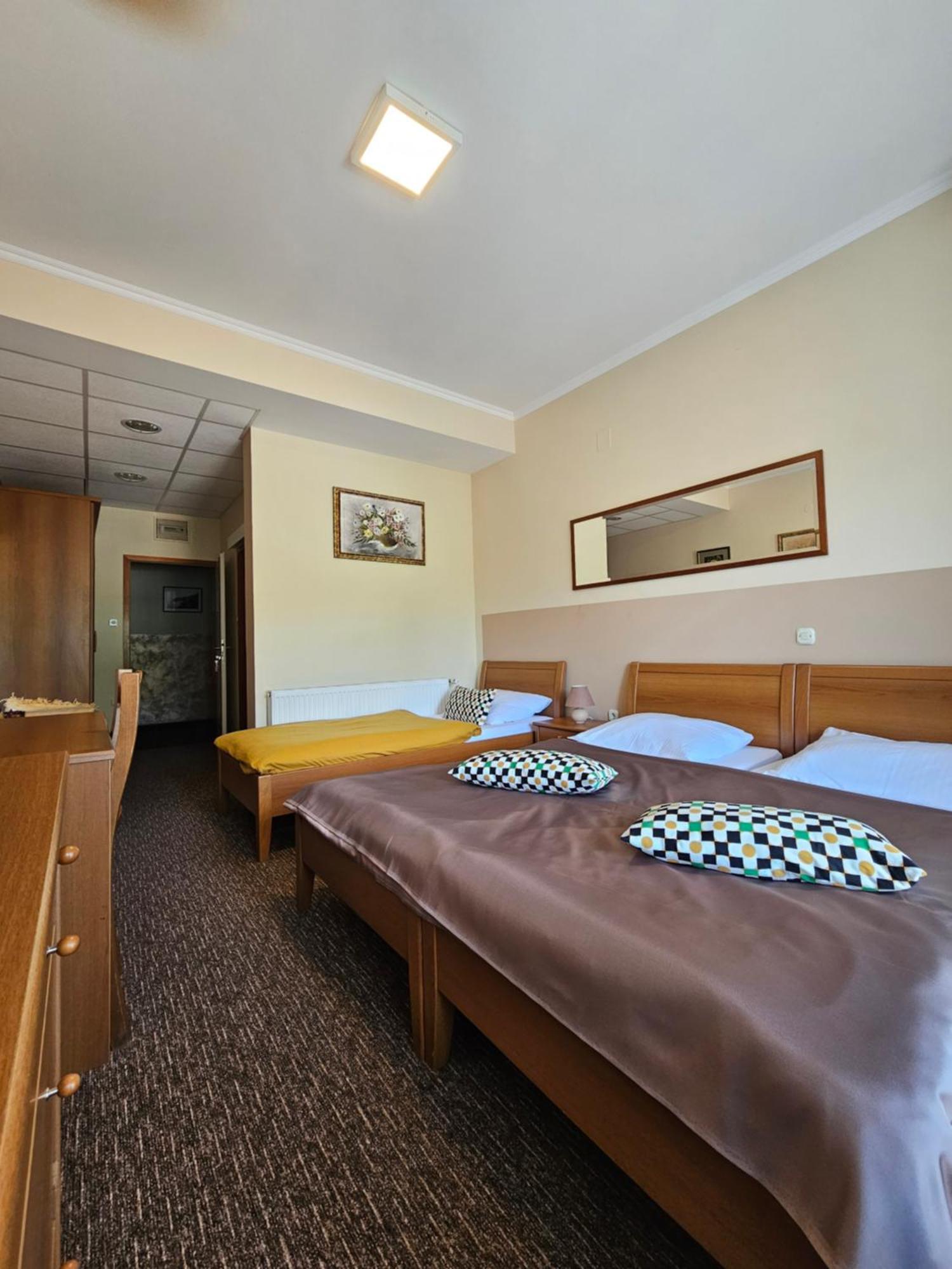 Bed And Breakfast Restaurant Dp Donji Zvecaj Номер фото