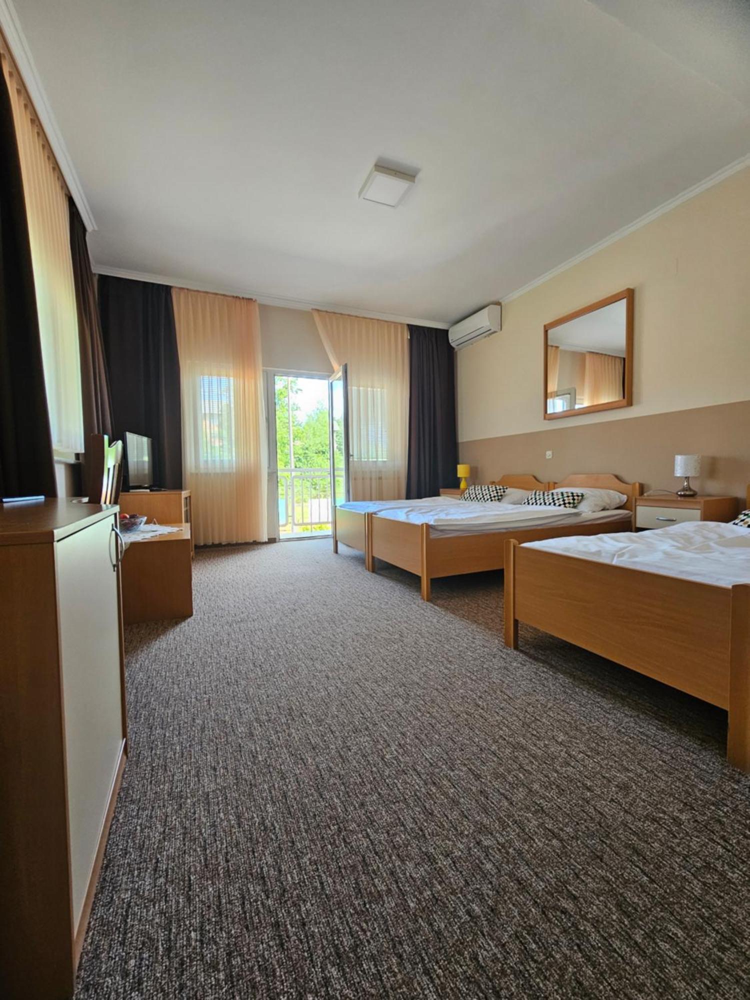Bed And Breakfast Restaurant Dp Donji Zvecaj Экстерьер фото